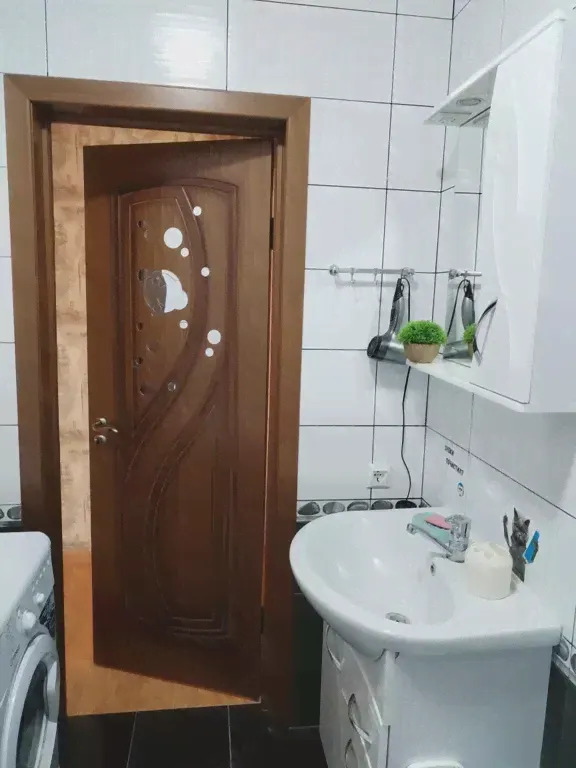 Сдаю посуточно однокомнатную квартиру 42.0 м² этаж 5/15 город Геленджик улица Горная 15а-1