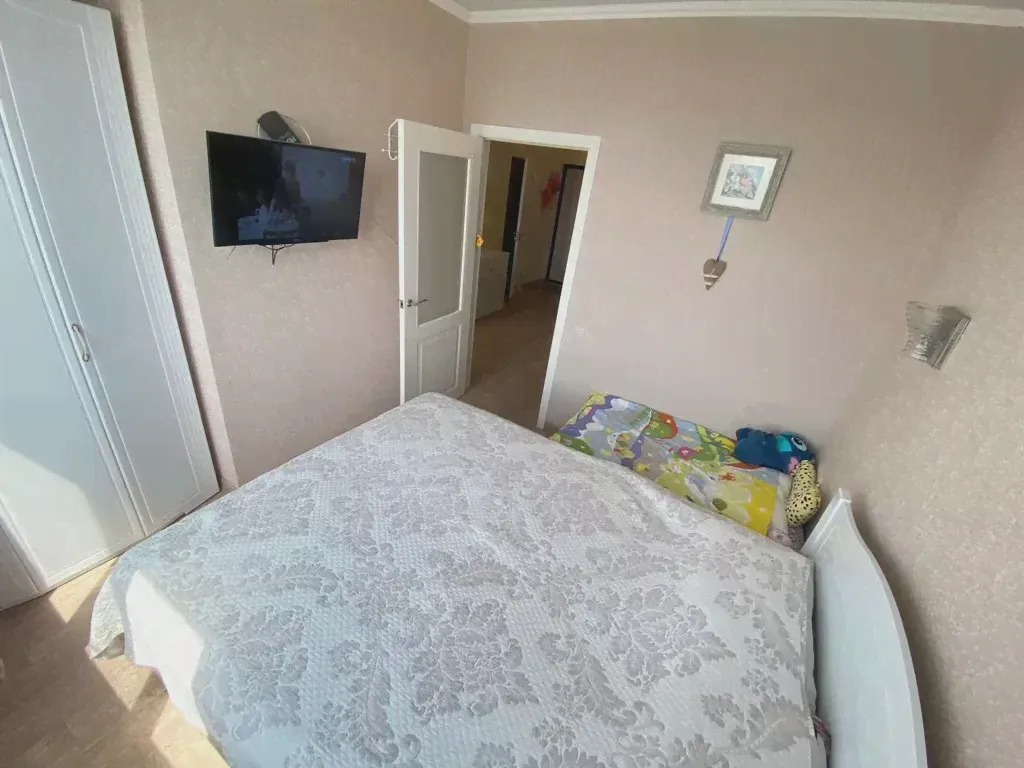 Сдаю посуточно однокомнатную квартиру 43.0 м² этаж 12/16 город Геленджик улица Горная 15а