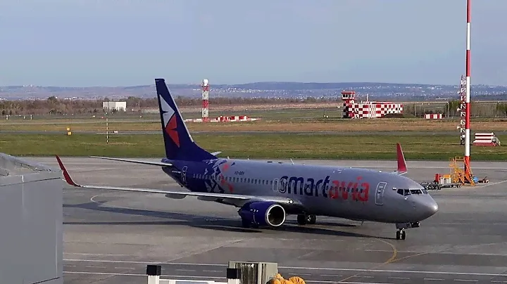 Взлет из аэропорта Курумоч Boeing 737-800 Смартавиа