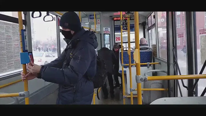 НОВОСИБИРСК/ ОБЗОР/ КАК РАБОТАЕТ ОБЩЕСТВЕННЫЙ ТРАНСПОРТ БЕЗ КОНДУКТОРА/БЕСКОНТАТНАЯ ОПЛАТА ЗА ПРОЕЗД