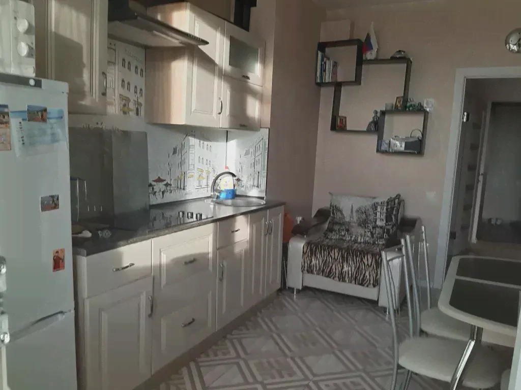 Сдаю посуточно однокомнатную квартиру 40.0 м² этаж 3/15 город Геленджик улица Горная 15а-4