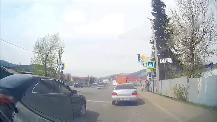почти дтп на старом музее Горно-Алтайск.