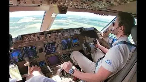 Посадка Боинга-737 в Красноярске