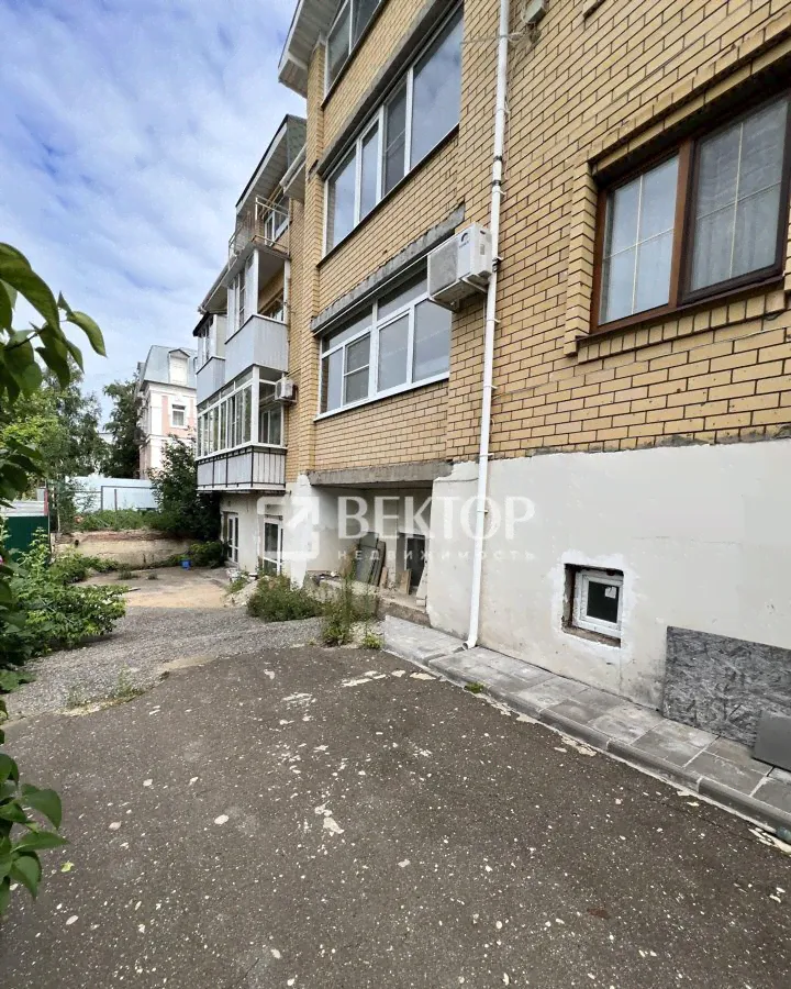 Продам студию на вторичке 73.0 м² этаж 1/3 город Кострома Центральный район улица Горная 15-3