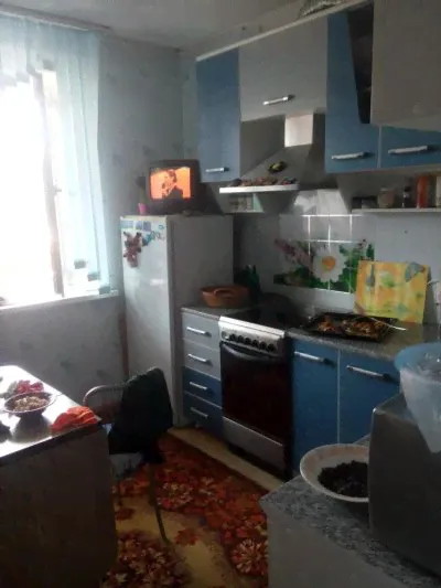 Продам 3-комнатную квартиру. Горная Саланга. Дача и гараж в подарок.