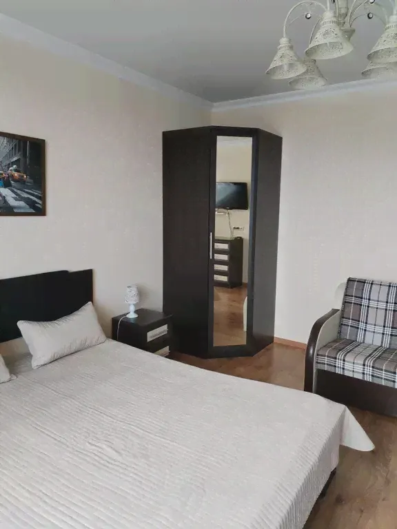Сдаю посуточно однокомнатную квартиру 42.0 м² этаж 5/15 город Геленджик улица Горная 15а-4
