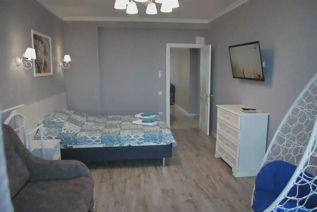 Сдаю посуточно однокомнатную квартиру 43.0 м² этаж 11/14 город Геленджик улица Горная 15а-1