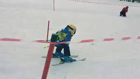 Горные лыжи. Детские соревнования.