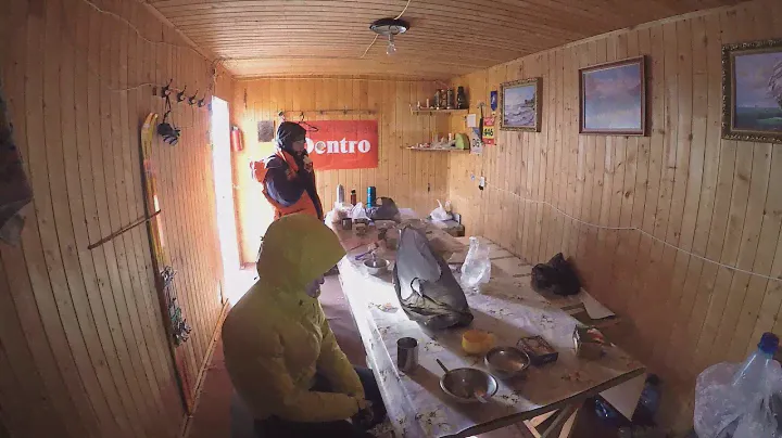 Эльбрус. Готовим чай из снега на высоте 4200 м.