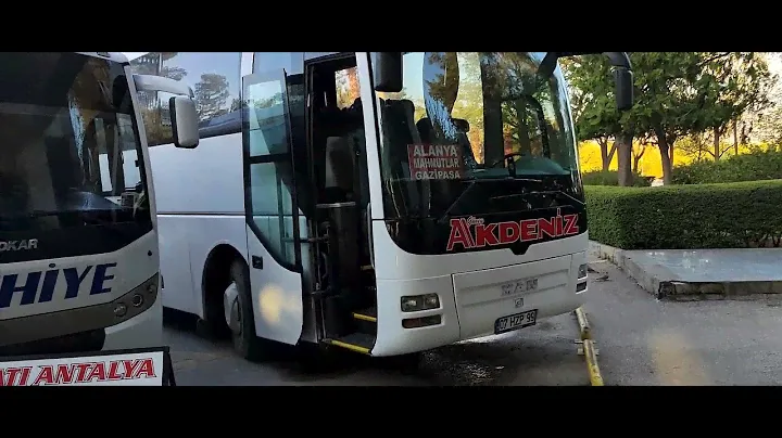 Автовокзал Анталии. Пополняем транспортную карту в терминале.