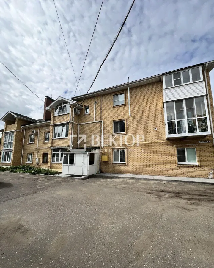 Продам студию на вторичке 73.0 м² этаж 1/3 город Кострома Центральный район улица Горная 15-4